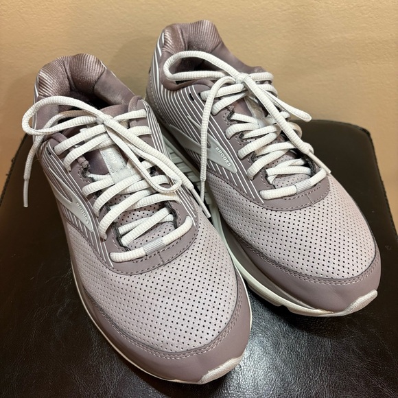 Brooks Shoes - Brooks Addiction Walk Women’s Shoes Shark/Alloy/Oyster Maximum Support, 8.5W EUC